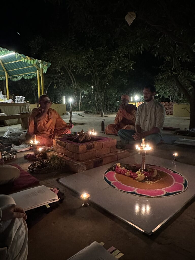 Hindistan'da Hatha Yoga Sadhana İnzivası: Arunachala'da 14 Günlük Derin Bir Yoga Deneyimi img 7258